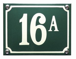 Typisch Beschietingen Tijd Emaille huisnummer afmeting: 13 x 10 cm.
